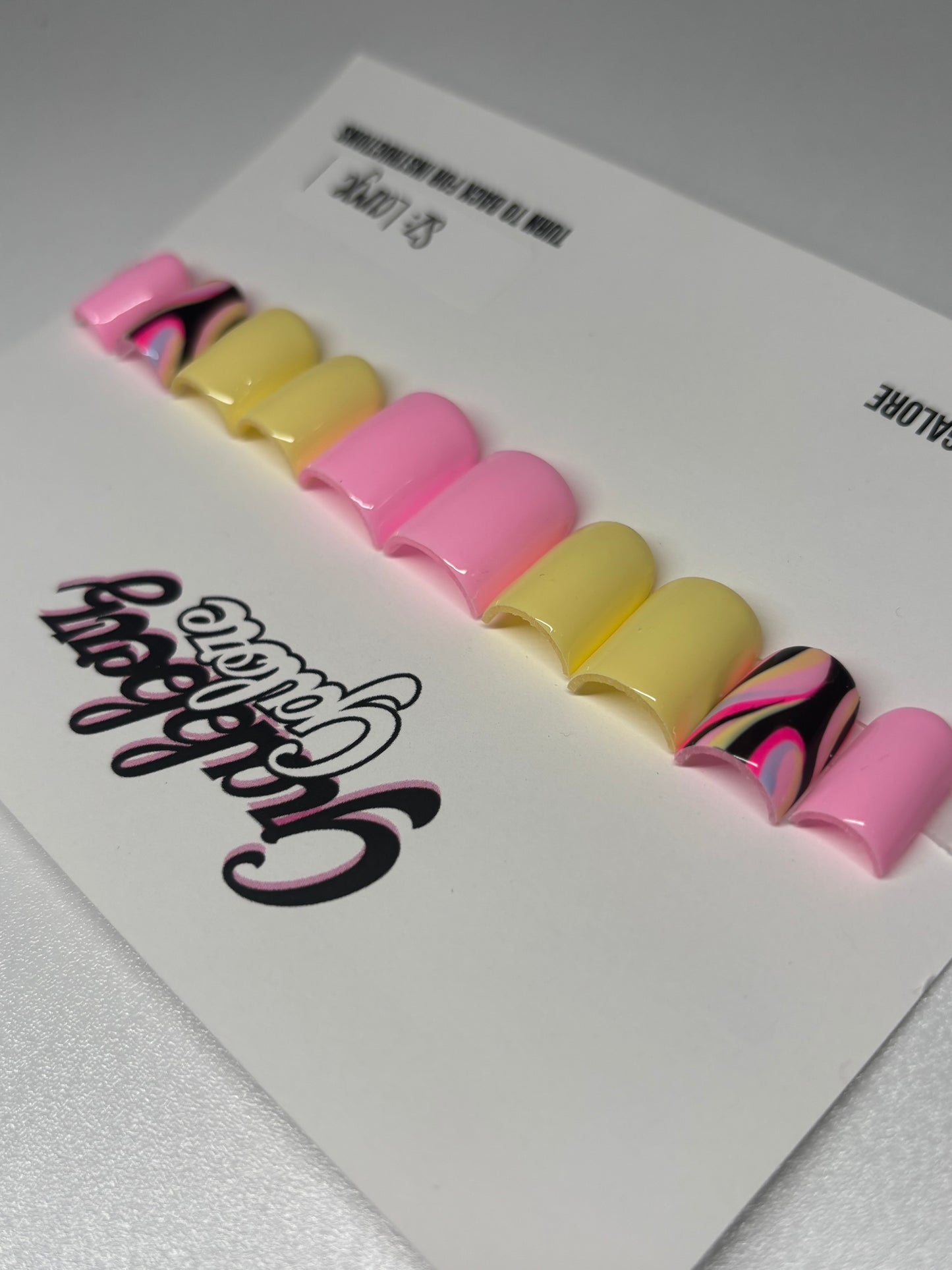 Pastel Pucci Pressies